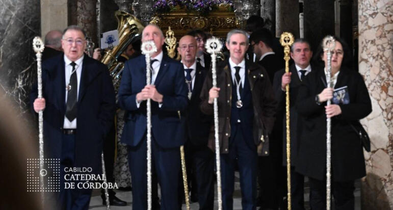 La Agrupación celebra un emotivo Vía Crucis presidido por el Santísimo Cristo de la Sangre 